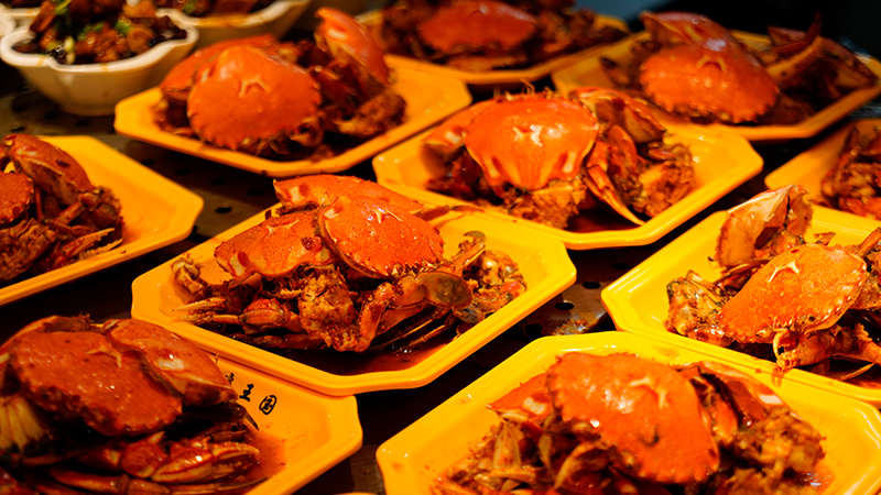 Try hairy crabs in Shanghai